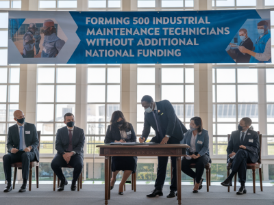 Comment piloter un pacte local pour former 500 techniciens de maintenance industrielle sans subvention nationale supplémentaire